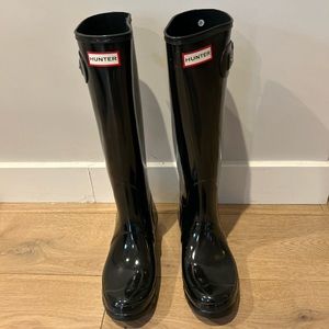 Black Hunter Rain Boots - Size 9.